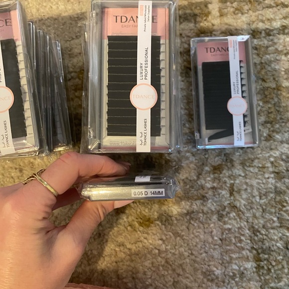 lot of TDANCE lash extensions easy fan - Picture 7 of 7